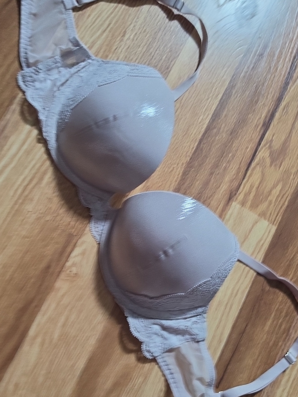 Victorias Secret Dream Angels Lace-Trim Shimmer Push Up Bra 32C Women Intimates